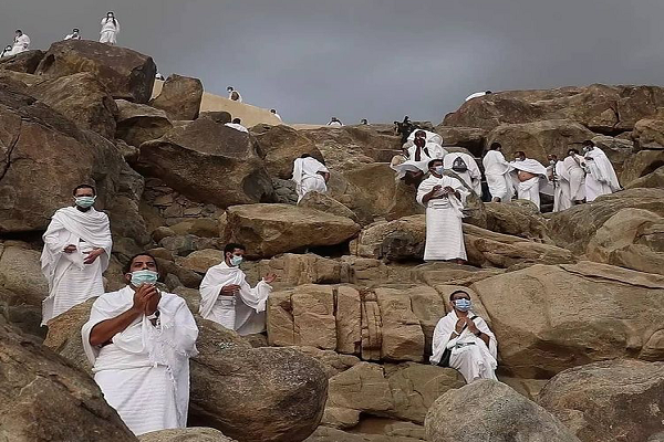 برپایی مناسک حج تمتع در دومین روز عید قربان