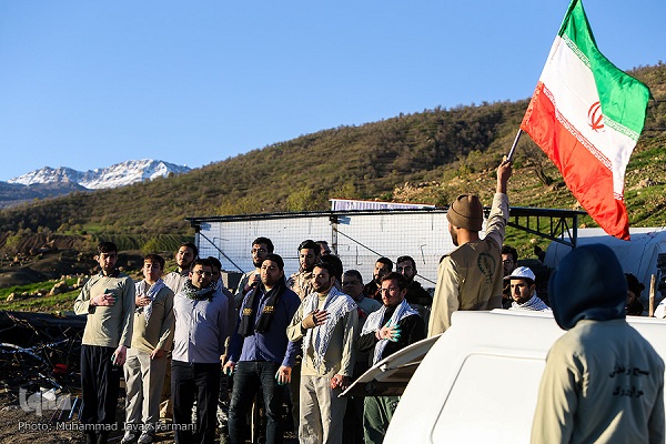 چهارشنبه////مزایای حضور گروه&zwnj;های جهادی در میان مردم / مسئولان به گروه&zwnj;های جهادی اعتماد کنند