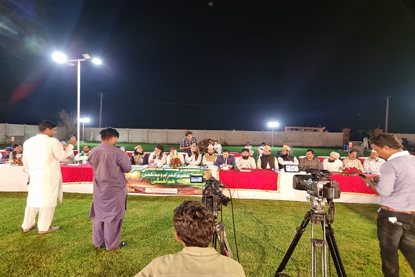 ذاکران از بیان مطالب تفرقهبرانگیز در محرم پرهیز کنند ذاکران از بیان مطالب تفرقهبرانگیز در محرم پرهیز کنند