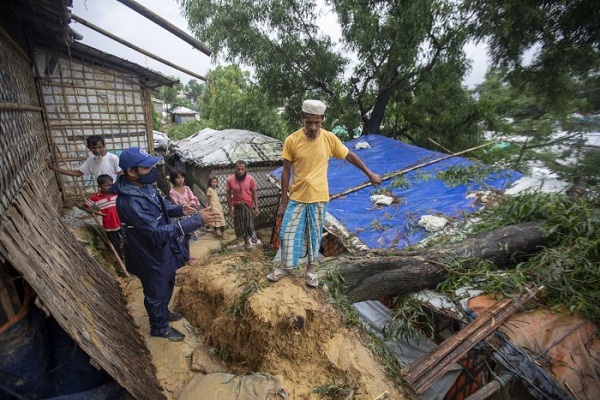 مصیبت سیل برای پناهندگان روهینگیا+ فیلم و عکس مصیبت سیل برای پناهندگان روهینگیا+ فیلم و عکس