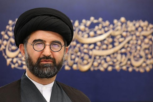 مردمداری و ولایتمداری؛ دو ویژگی آیتالله حکیم/ خوانده شد مردمداری و ولایتمداری؛ دو ویژگی آیتالله حکیم/ خوانده شد