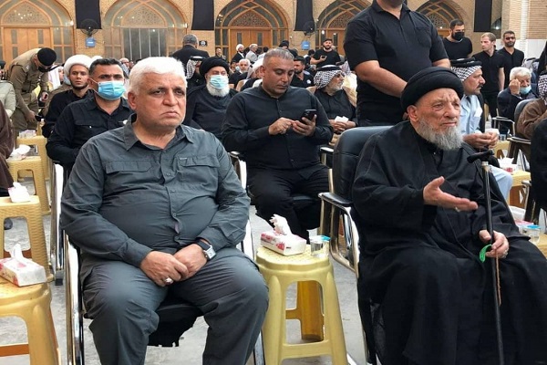 حضور شخصیتهای سیاسی و دینی در مراسم یادبود آیتالله حکیم حضور شخصیتهای سیاسی و دینی در مراسم یادبود آیتالله حکیم