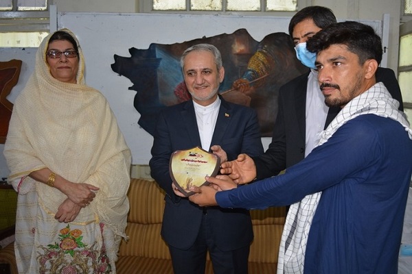 برگزاری نمایشگاه «عرشیان در سرزمین کربلا» در پیشاور برگزاری نمایشگاه «عرشیان در سرزمین کربلا» در پیشاور