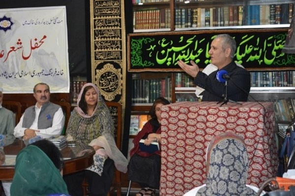 برگزاری «شب شعر عاشورایی» درپیشاور پاکستان + عکس برگزاری «شب شعر عاشورایی» درپیشاور پاکستان + عکس