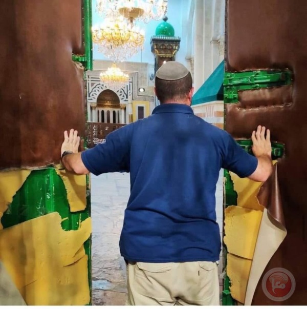 هتک حرمت حرم ابراهیمی از سوی شهرک نشینان صهیونیست + عکس