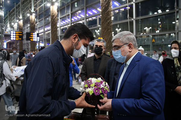 سینا طباخی به کشور بازگشت / ارتباط قهرمانان را با ایجاد باشگاه قرآنی منسجم خواهیم کرد سینا طباخی به کشور بازگشت / ارتباط قهرمانان را با ایجاد باشگاه قرآنی منسجم خواهیم کرد