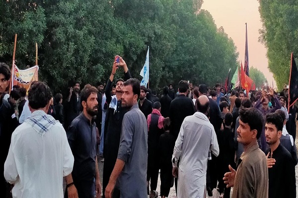 پیاده&zwnj;روی اربعین در جیکب&zwnj;آباد ایالت سند پاکستان (عکس+ فیلم)
