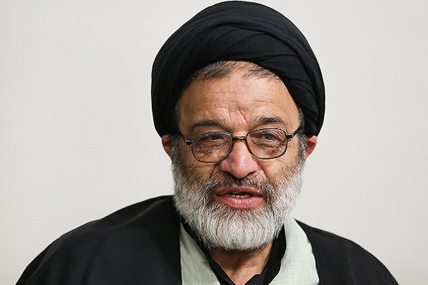 ماجرای امانت گرفتن کتاب&zwnj;های خطی از علامه حسن&zwnj;زاده آملی