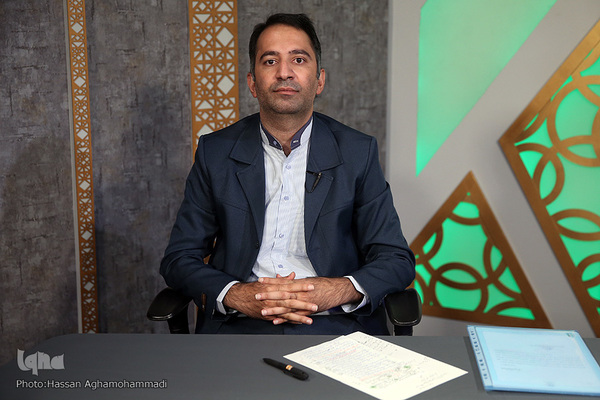 تعصب و جزم اندیشی با پایداری بر عقیده فرق دارد/ لزوم بهکارگیری نیروهای اهل سنت در مسئولیتهای تقریبی حامد رستمی