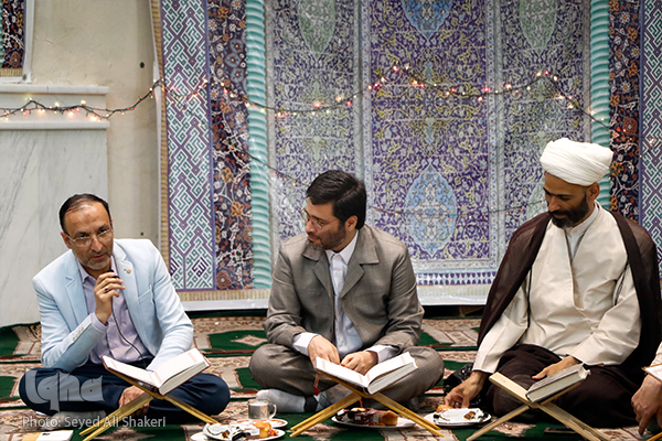 از سرگیری جلسه آموزش قرآن «رضا صباغی» در شهرری/ فردا؛ محفلی ویژه میلاد سیدالکریم(ع) از سرگیری جلسه آموزش قرآن «رضا صباغی» در شهرری/ فردا؛ محفلی ویژه میلاد سیدالکریم(ع)