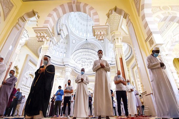 برگزاری نماز باران در امارات + تصاویر / آماده