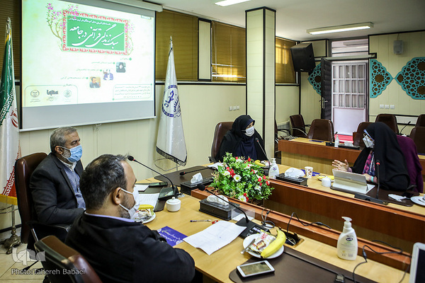 نقش&zwnj;آفرینی دانش&zwnj;آموختگان قرآن و حدیث در سبک زندگی قرآنی در جامعه