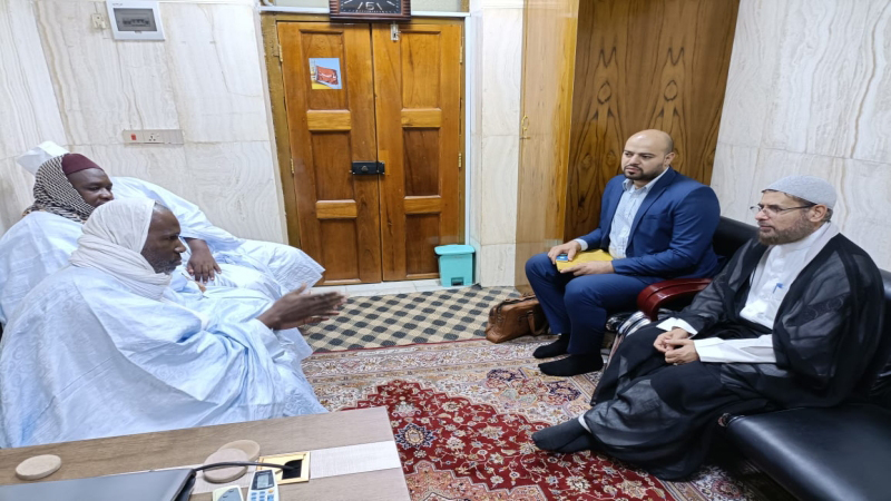 میزبانی آستان مقدس حسینی از گروه قرآنی موریتانی + عکس