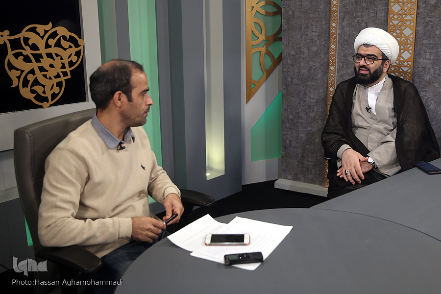 راه ارتقاء فعالیتهای قرآنی دانشگاهها از کدام مسیر میگذرد / کنار گذاشتن تعارفات اداری و شعارزدگی راه ارتقاء فعالیتهای قرآنی دانشگاهها از کدام مسیر میگذرد / کنار گذاشتن تعارفات اداری و شعارزدگی