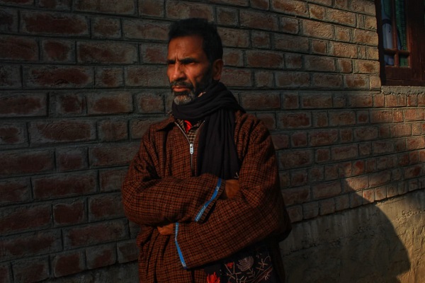 مدهوش بالهمی: شاعر استقامت