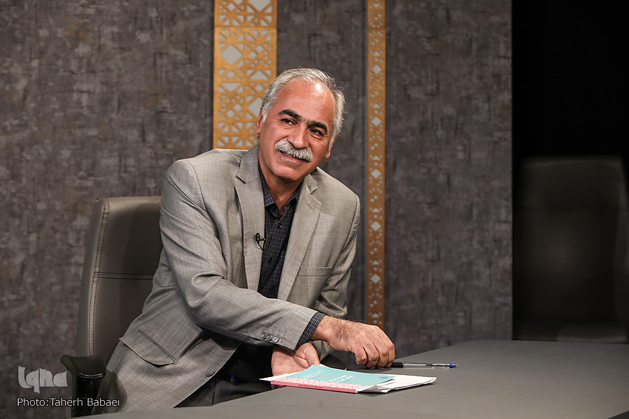 پیش نویس///// چالشهای جدی سند ملی حقوق کودکان و نوجوانان در مسیر احقاق حقوق کودکان/ چند نفر از کودکان اشتغال رسمی دارند؟/ طبق بند ۵ ماده ۱۱ سند ملی، دختر ۹ ساله میتواند وارد مناقشات مسلحانه شود!/ آیندهساز خواندن کودکان اطلاق نادرستی است/ سیاستگذاری نادرست دولت منجر به ظهور پدیده کار کودک میشود پیش نویس///// چالشهای جدی سند ملی حقوق کودکان و نوجوانان در مسیر احقاق حقوق کودکان/ چند نفر از کودکان اشتغال رسمی دارند؟/ طبق بند ۵ ماده ۱۱ سند ملی، دختر ۹ ساله میتواند وارد مناقشات مسلحانه شود!/ آیندهساز خواندن کودکان اطلاق نادرستی است/ سیاستگذاری نادرست دولت منجر به ظهور پدیده کار کودک میشود