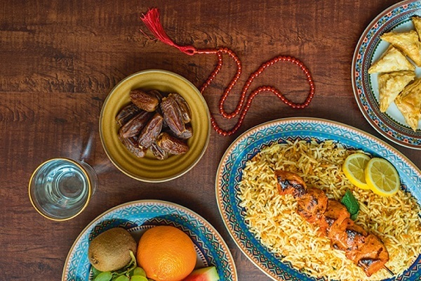 اصول خوردن و آشامیدن در ماه مبارک رمضان اصول خوردن و آشامیدن در ماه مبارک رمضان