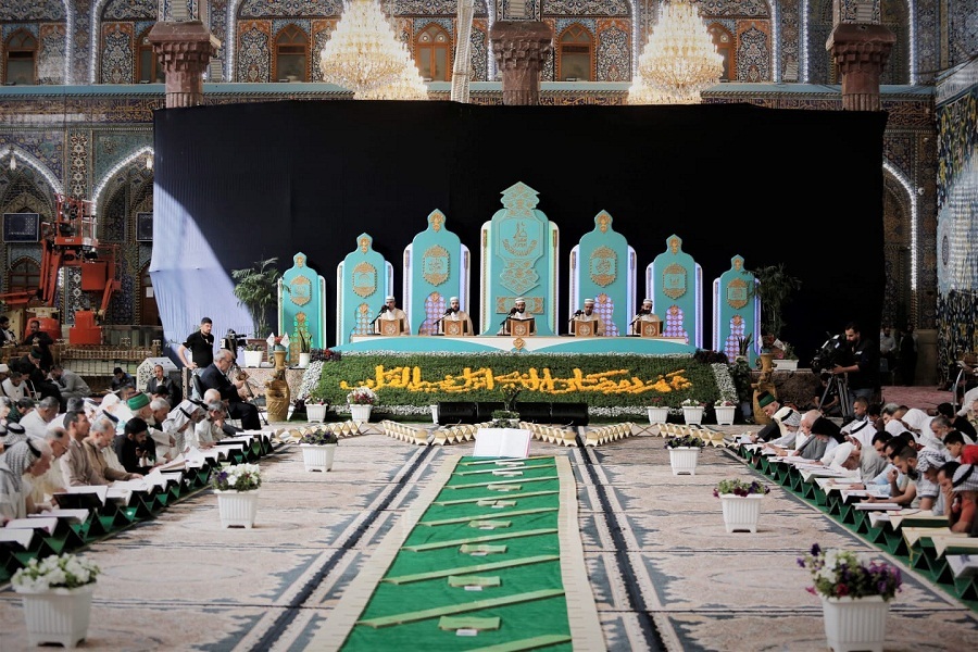 تصاویر اختصاصی ایکنا از چهارمین روز آیین جزءخوانی قرآن در حرم حسینی تصاویر اختصاصی ایکنا از چهارمین روز آیین جزءخوانی قرآن در حرم حسینی
