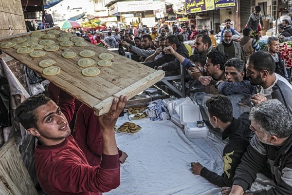 گزارش تصویری از ماه مبارک رمضان در کشورهای مختلف جهان گزارش تصویری از ماه مبارک رمضان در کشورهای مختلف جهان