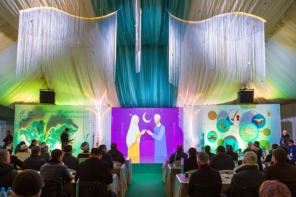 ویژه&zwnj;برنامه ایران در شانزدهمین خیمه رمضان مسکو