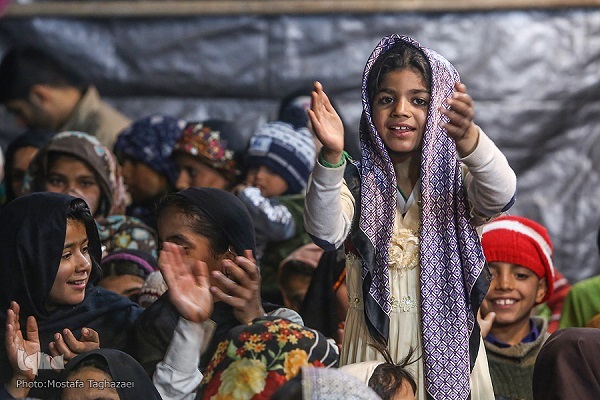 زوج جهادگر هزینه‌های مراسم ازدواجشان را به 9 نوعروس هدیه کردند