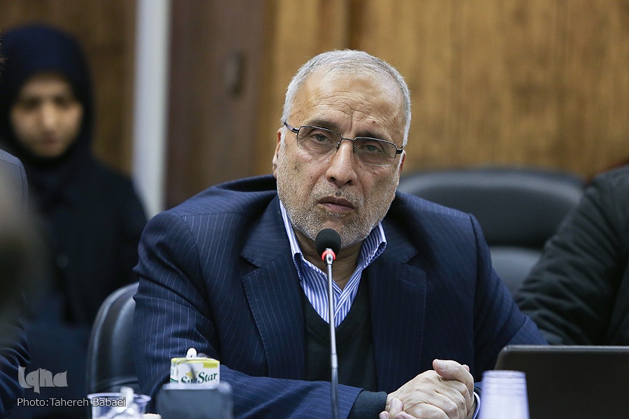 هادی خانیکی