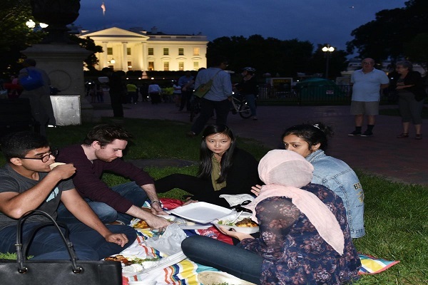 معرفی اماکن سرو افطار و برپایی نیایشهای رمضانی در آمریکا/آماده معرفی اماکن سرو افطار و برپایی نیایشهای رمضانی در آمریکا/آماده