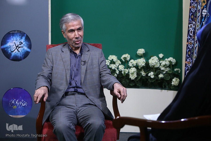 &laquo;اخلاص&raquo;، &laquo;تزکیه&raquo; و &laquo;تهذیب نفس&raquo;؛ پرتکرارترین مفاهیم در سروده&zwnj;های رمضانی/ مناسبت&zwnj;زدگی آفت شعر دینی و آیینی روزگار ما است