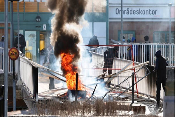 چهارمین روز اعتراضات علیه قرآن&zwnj;سوزی در سوئد + فیلم