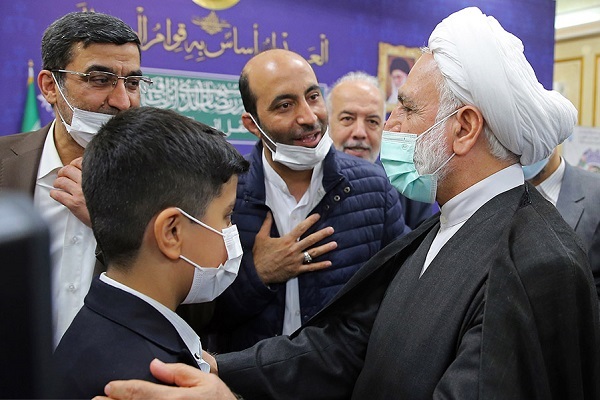 آشنایی با مفاهیم متعالی قرآنی بهترین راه مقابله با ناهنجاریهاست آشنایی با مفاهیم متعالی قرآنی بهترین راه مقابله با ناهنجاریهاست