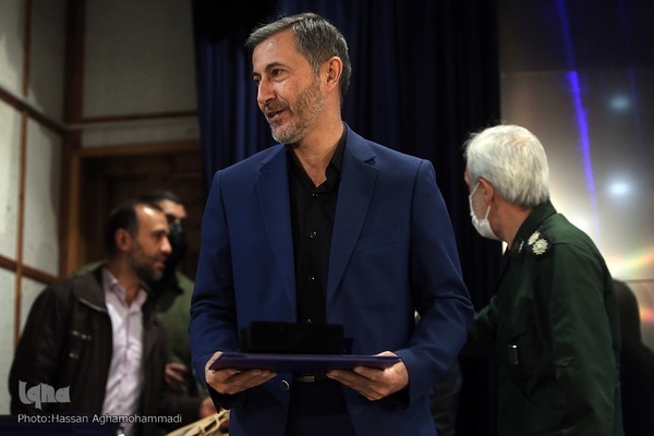 ما خادم همه مردم هستیم نه بخشی از مردم + فیلم ما خادم همه مردم هستیم نه بخشی از مردم + فیلم