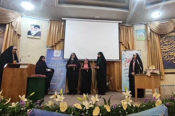 مراسم تجلیل از حافظان قرآن برتر کانون چهارده معصوم(ع)