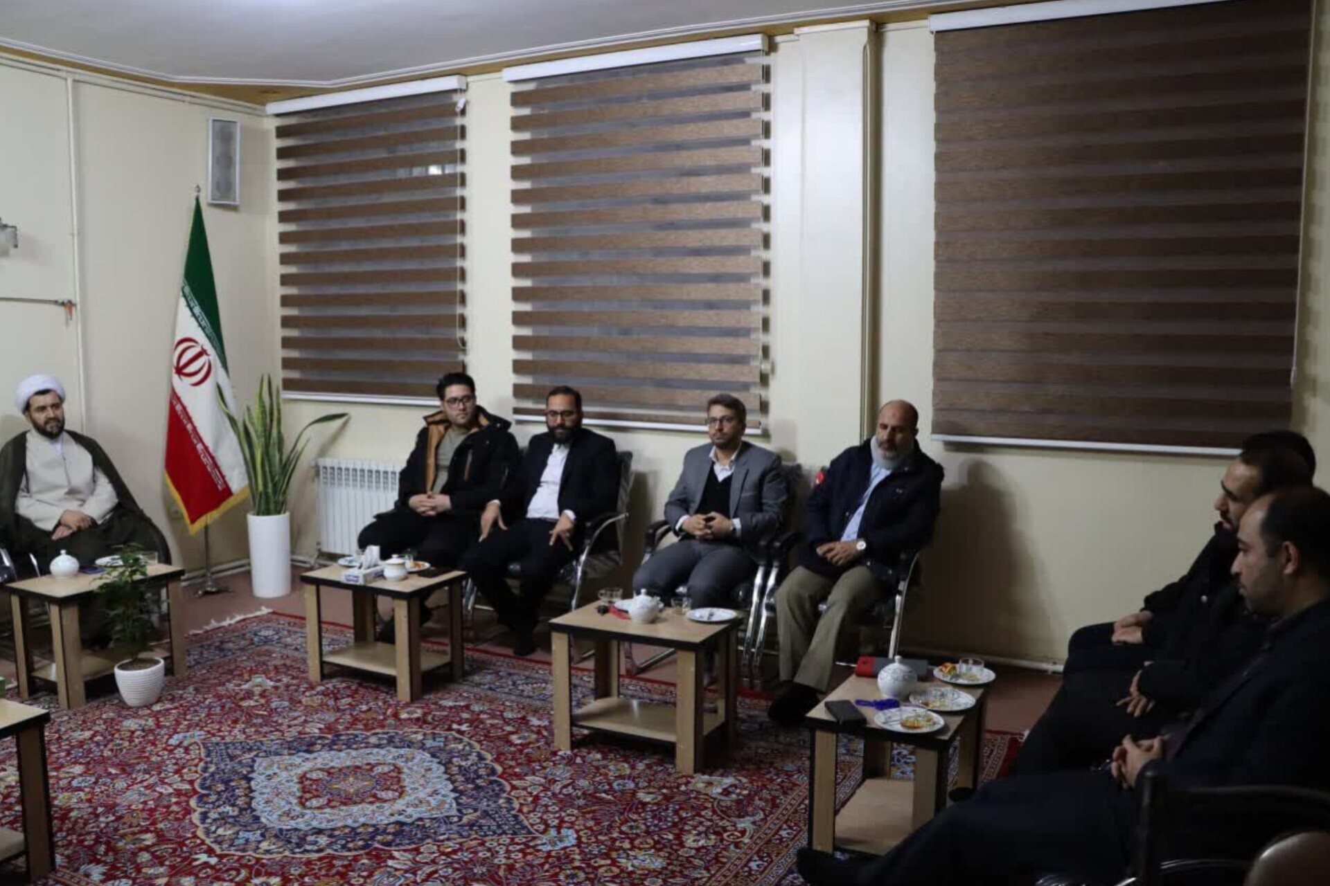 دیدار اعضای مجمع قرآنیان اسلامشهر با امام جمعه شهرستان دیدار اعضای مجمع قرآنیان اسلامشهر با امام جمعه شهرستان