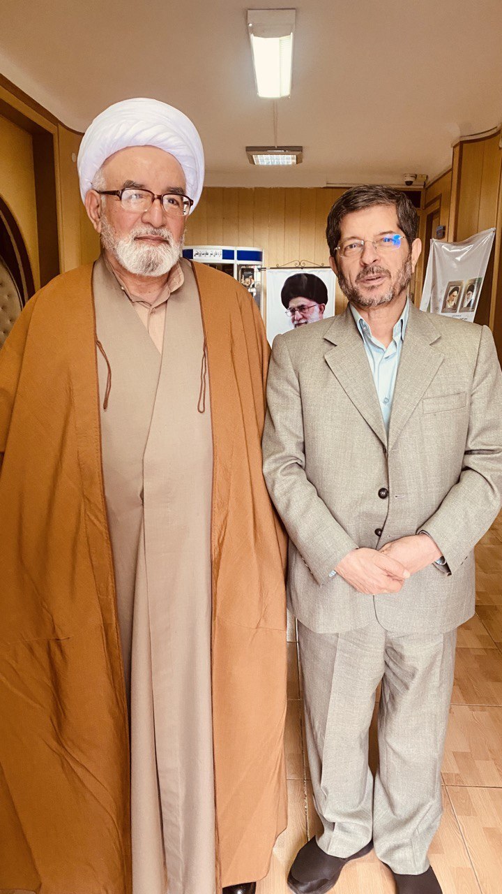 بیآزار شیرازی و ژرفاندیشی در قرآن و تقریب بیآزار شیرازی و ژرفاندیشی در قرآن و تقریب