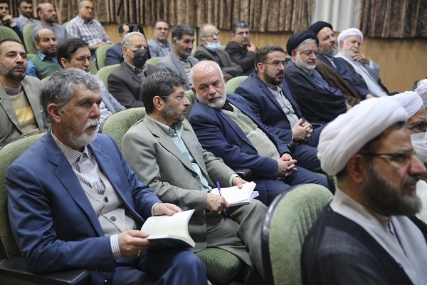 بیآزار شیرازی و ژرفاندیشی در قرآن و تقریب بیآزار شیرازی و ژرفاندیشی در قرآن و تقریب