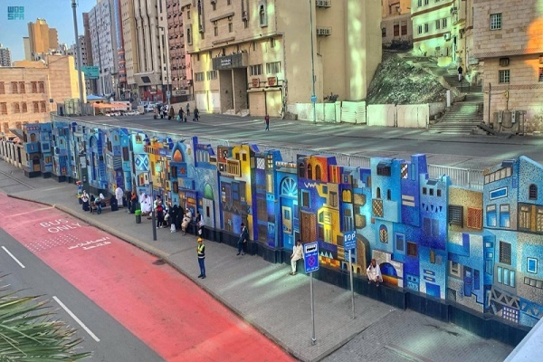 اجرای طولانیترین نقاشی دیواری جهان با حروف در مکه مکرمه اجرای طولانیترین نقاشی دیواری جهان با حروف در مکه مکرمه