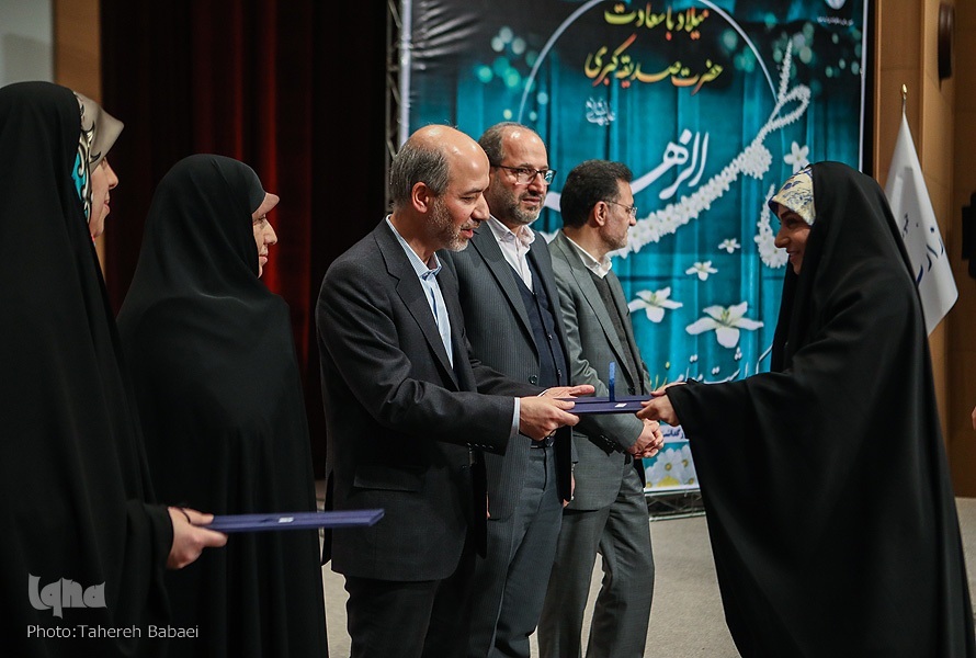 زن بسترساز به معراج رفتن انسان‌هاست/ تجلیل از دو بانوی قرآنی وزارت نیرو