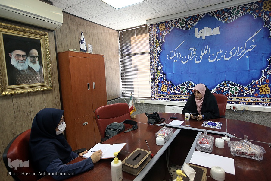 طهورا منزوی طهورا منزوی