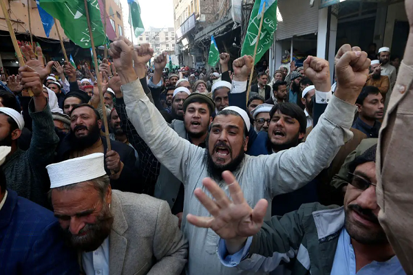 با شیوه‌ متفاوت با اسلام‌ستیزان مقابله کنید