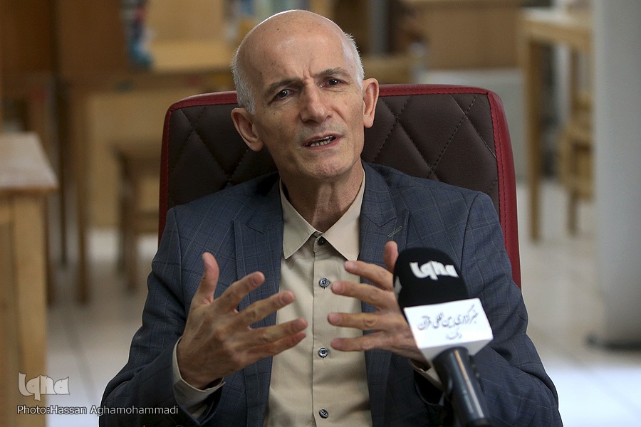 تخریب سرمایههای معنوی با نگاه ابزاری به دین / گفتوگو، ترمیم کننده اعتماد است تخریب سرمایههای معنوی با نگاه ابزاری به دین / گفتوگو، ترمیم کننده اعتماد است