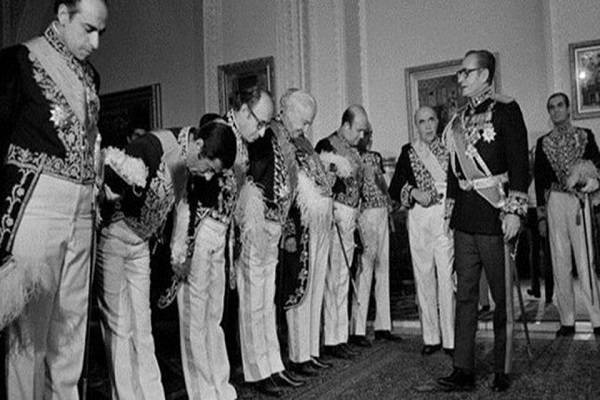 فقدان مشروعیت دربار پهلوی فقدان مشروعیت دربار پهلوی