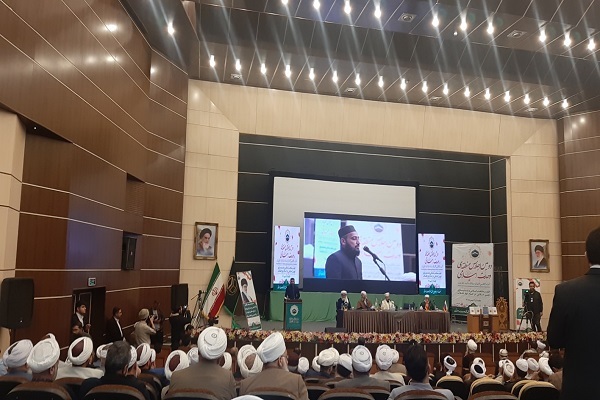 وظیفه اصلی مسلمانان گسترش گفتمان تقریب است وظیفه اصلی مسلمانان گسترش گفتمان تقریب است