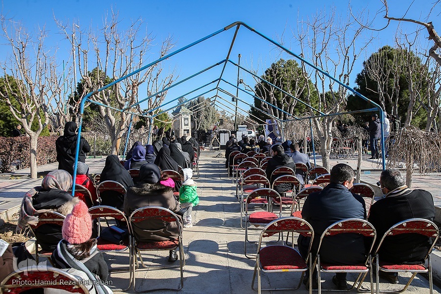 بدرقهای غریبانه در قطعه نامآوران بدرقهای غریبانه در قطعه نامآوران