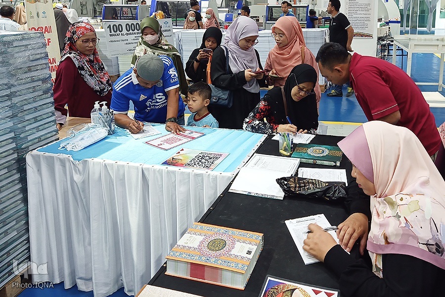 حاشیهای به زیبایی متن جشنواره قرآنی مالزی؛ امنیت و نظم هنرمندانه + عکس حاشیهای به زیبایی متن جشنواره قرآنی مالزی؛ امنیت و نظم هنرمندانه + عکس