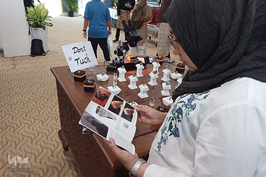 حاشیهای به زیبایی متن جشنواره قرآنی مالزی؛ امنیت و نظم هنرمندانه + عکس حاشیهای به زیبایی متن جشنواره قرآنی مالزی؛ امنیت و نظم هنرمندانه + عکس