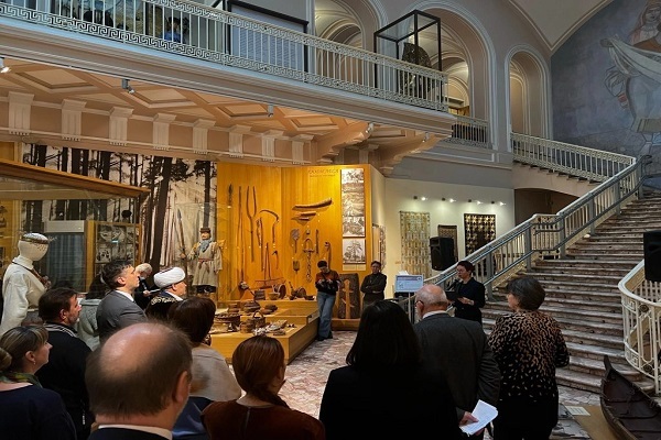 عرضه آثار اسلامی و نسخ خطی در نمایشگاه قومنگاری سنپترزبورگ عرضه آثار اسلامی و نسخ خطی در نمایشگاه قومنگاری سنپترزبورگ