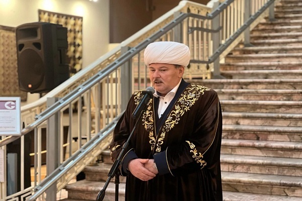 ولادیمیر دمیتریف، محقق و متصدی نمایشگاه ولادیمیر دمیتریف، محقق و متصدی نمایشگاه