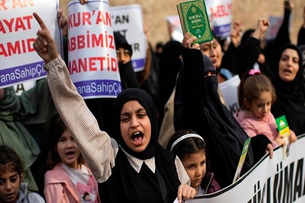 قرآنسوزی؛ نماد روحیه استعماری و خود برتربینی غرب قرآنسوزی؛ نماد روحیه استعماری و خود برتربینی غرب