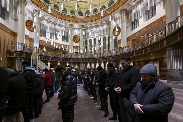 لیلیة الرغائب در مساجد استانبول+ عکس لیلیة الرغائب در مساجد استانبول+ عکس