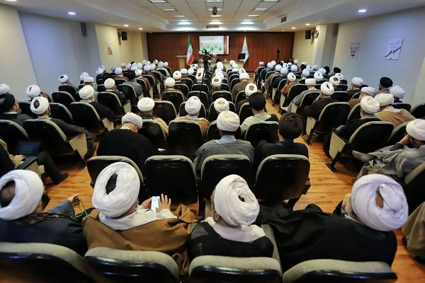 جدایی مردم از روحانیت، جدایی از دین را به دنبال خواهد داشت جدایی مردم از روحانیت، جدایی از دین را به دنبال خواهد داشت